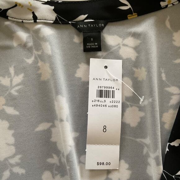 NWT Ann Taylor Floral Matte Jersey Wrap Dress Sz 8 Black White Office Academia - Picture 6 of 11
